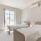 Your home away from home - top floor apt close to the beach & entertainment