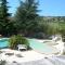 Mas du Garidel l Appartements avec piscine privée proche Ardèche à Saint Julien de Peyrolas - Saint-Julien-de-Peyrolas