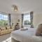 Harkstead Hall By Group Retreats