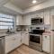 Yellow Sunshine Oceanfront Townhouse, Private Balcony