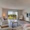 Yellow Sunshine Oceanfront Townhouse, Private Balcony