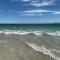 Beachfront Gem / Free Parking / A/C