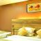 Pearl City Hotel