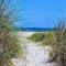 Luxury 2/2 private oasis w/Hot Tub walk to Beach