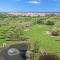 CONFORTABLE APPARTEMENT GRANDE TERRASSE PISCINE PARKING CLIM