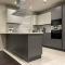 High End 1 BR Apt, 2 Beds Desirable Chigwell CHCL F3 - Chigwell