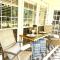 Relaxing Two-Bedroom Apartment or Studio on 13 Beautiful Wooded Acres In A Quiet Neighborhood - تومبال