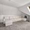 Historic Manor with 8 BDRMS 9 BATHS & 3 Kitchens
