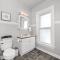 Historic Manor with 8 BDRMS 9 BATHS & 3 Kitchens