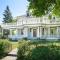 Historic Manor with 8 BDRMS 9 BATHS & 3 Kitchens - Spokane