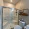 Wonderful Triplex Unit With Spectacular Lake View! - Valley