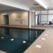 Studio cabine, piscine couverte et fitness, parking, proche pistes, calme, terrasse exposée sud - FR-1-404-302