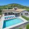 Owl Booking Villa Santuiri - Exclusive Holidays