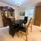 Spacious Flat Sleeps 8 near Princes Street