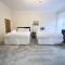 Spacious Flat Sleeps 8 near Princes Street