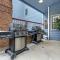 2 Bedroom Ski in Condo Only One Block from Historic Downtown, Shopping, Restaurants and Entertainment - بريكنريدج