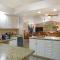 PRIME Uptown Location- Mountain View- Kid Friendly - Sleeps 08