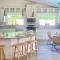 Heated Pool - Spacious, Cheerful Home 5br/3bath