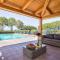 Villa Girasoli con piscina privata e SPA a 2km dalla spiaggia