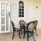 Sleek 4PPL apartment, Pool, Parking, Gated, CCTV & Wifi - Ocho Rios