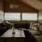 Modern sports cabin on Sjusjøen with sauna and waxing room
