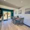 Curzon House One - Great for Contractors or Family Holidays