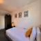 Curzon House One - Great for Contractors or Family Holidays