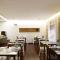 Oca Ribeira do Porto Hotel