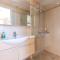 Lavish & Spacious APT with Stunning Seaview, 10 Min ATH Airport - Artemida