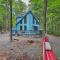 Fire Pit and Deck Colorful Cabin in Pocono Lake! - Pocono Lake