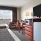 Foto: Days Inn & Suites by Wyndham Langley 10/42