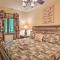 Gatlinburg Group Getaway with Hot Tub and Porch! - Gatlinburg