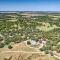 12 Mi to TCU Fort Worth Cottage with Farmland Views