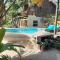 Amandas Place Casita Carinosa - pool and tropical garden