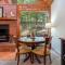 Luxury Rock Creek Cabin w Deck by Lake Hamilton