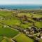 TY CAPEL ABERSOCH beaches, comfy beds, super Wi-Fi, TV, wood fires, garden, bbq
