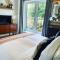 St Ives Balcony Flat TreCar