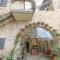 Farah Locanda Farah Locanda