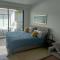 Menesse mitdtown2 , AVE 25TH