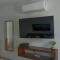 Menesse mitdtown2 , AVE 25TH