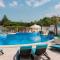 A Hoteli - Hotel Izvor - 阿然德洛维克