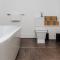 EXPOSED BRICKWORK TOWNHOUSE w FREE SECURE PARKING