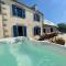 Maison Maillots et Bigorneaux, 15 pers, jacuzzi, 40m de la mer - Kerlouan