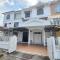 Solok Burma Vacation Home @ Gurney Penang