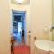 4 Bedroom Cozy Apartment In Mantova