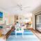 Bay Parklands, 49 2 Gowrie Ave - ducted aircon, Wifi, views, pool, tennis