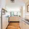 Bay Parklands, 49 2 Gowrie Ave - ducted aircon, Wifi, views, pool, tennis
