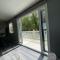 Golden Palm Resort - Palm Grove 3 - Pet friendly & WiFi - Meadow Lakes Caravan & Lodge Hire