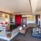 Inverdoorn Game Reserve Lodge