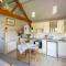 Beautiful Cottage With Stunning Views in Box